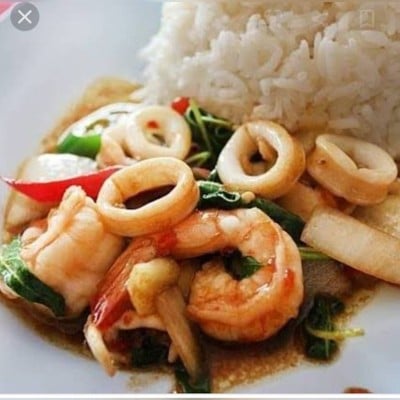 ข้าวกระเพราทะเล